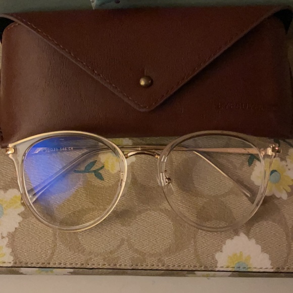 Eyebuydirect Hollie frames in clear - Picture 2 of 6